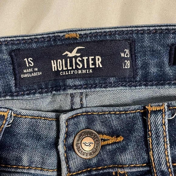 Hollister High-Rise Super Skinny Jeans - Picture 2 of 5